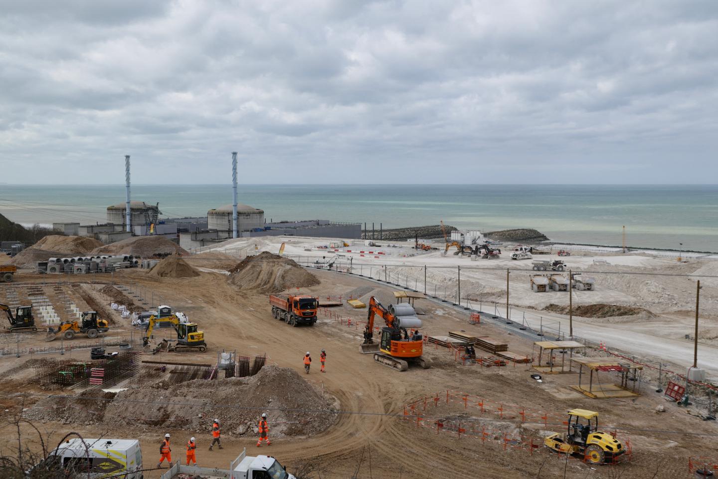 Nucléaire : Bruxelles ouvre une enquête sur les aides d’Etat pour la construction de six nouveaux réacteurs